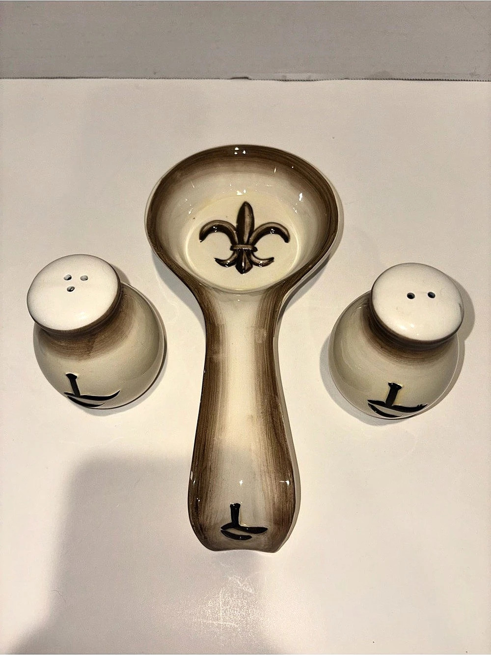 Ceramic Fleur-de-Lis Salt & Pepper Set Cream & Brown